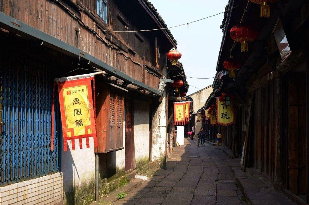 还好穿了防弹衣！缉毒警展示26年“缉毒宝典”：缉毒就是要拿命去拼